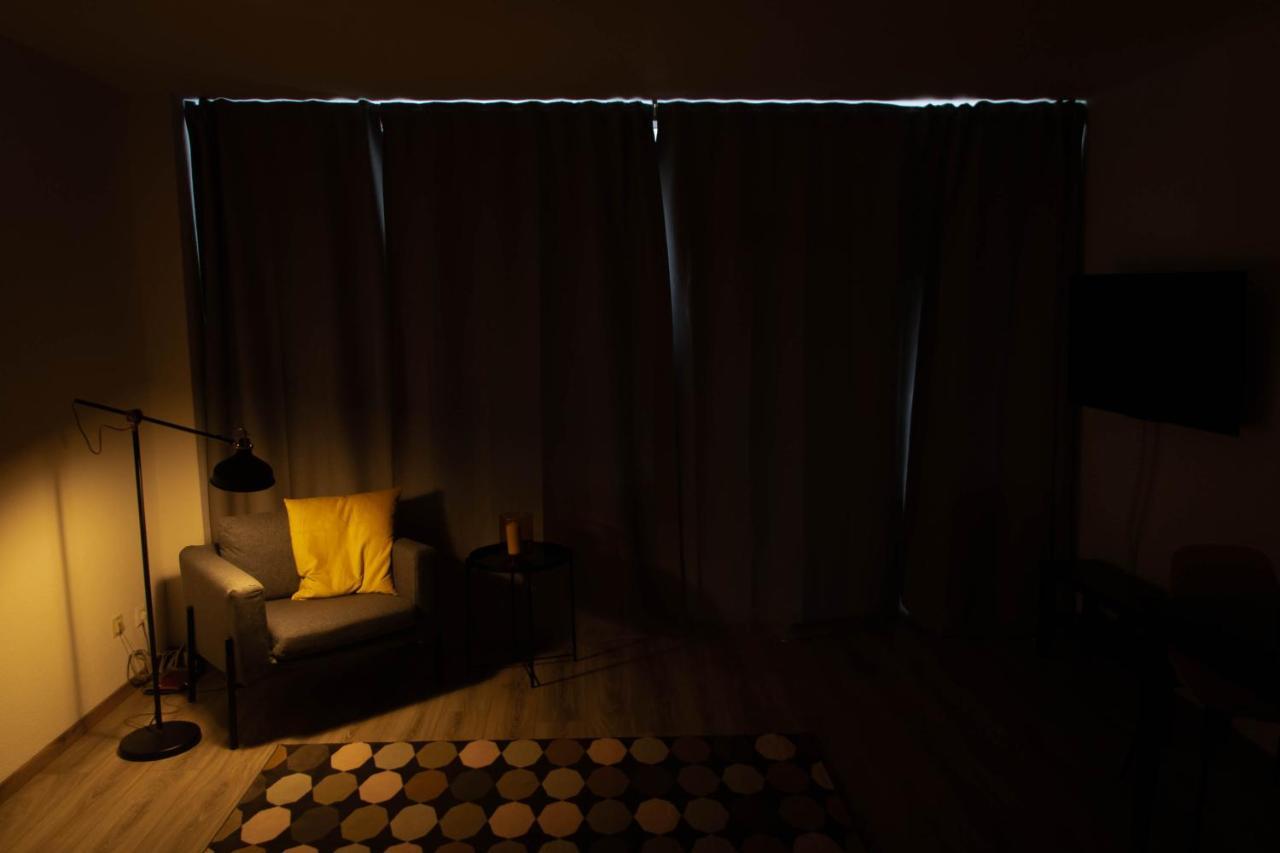Apartment Bright - Central - Balcony - Tradefair ノイス エクステリア 写真